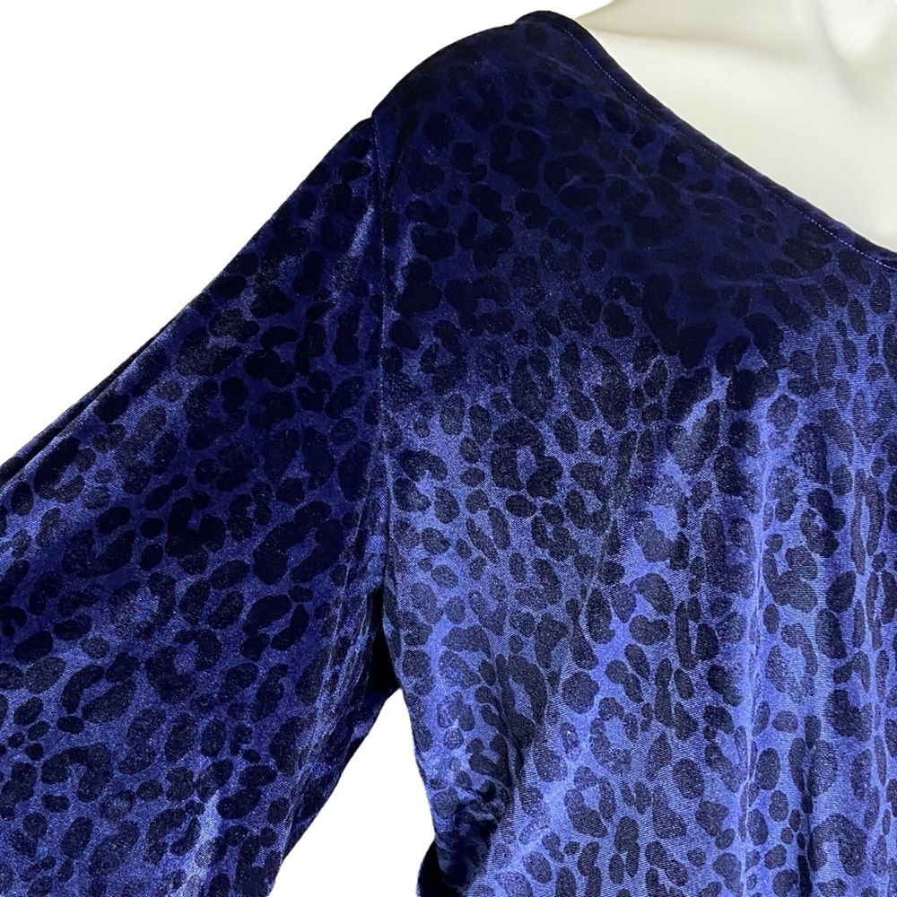 TORRID Velvet Bodysuit Leopard Animal Print Long Sleeve V Neck Blue Size 4 - Picture 5 of 16